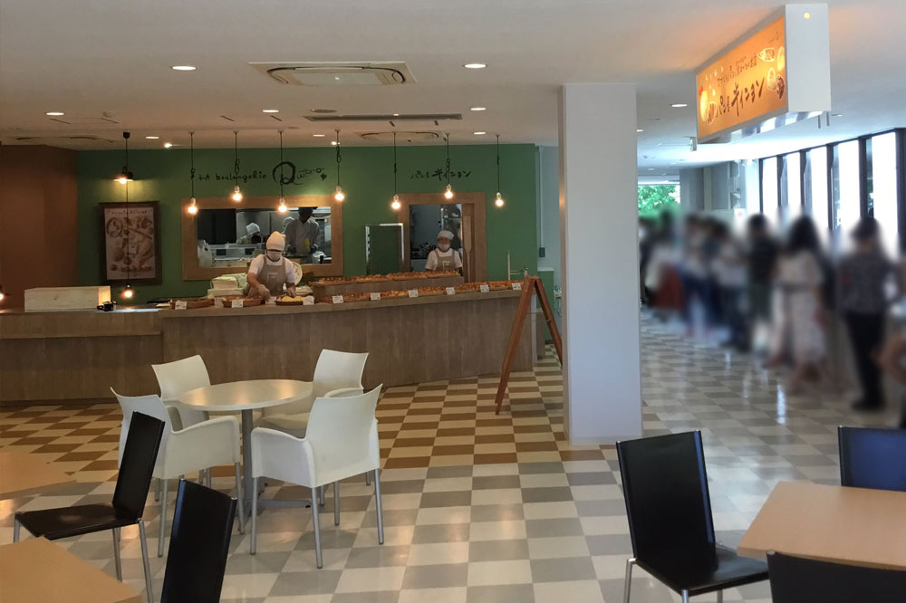 キィニョン東京経済大学店のイートインスペース